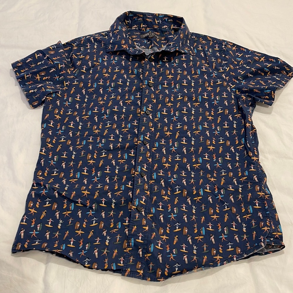 Like New! Mens Small Slate and Sone Shirt. Patter is women surfing.